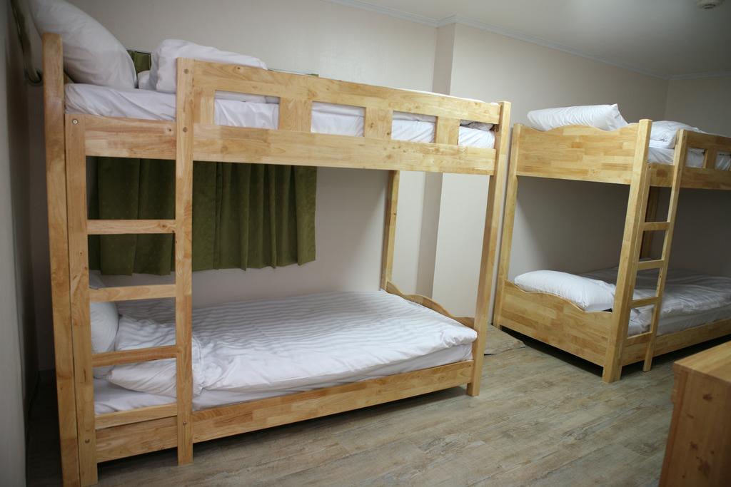 Guest house Moons Hostel Myeongdong 2*