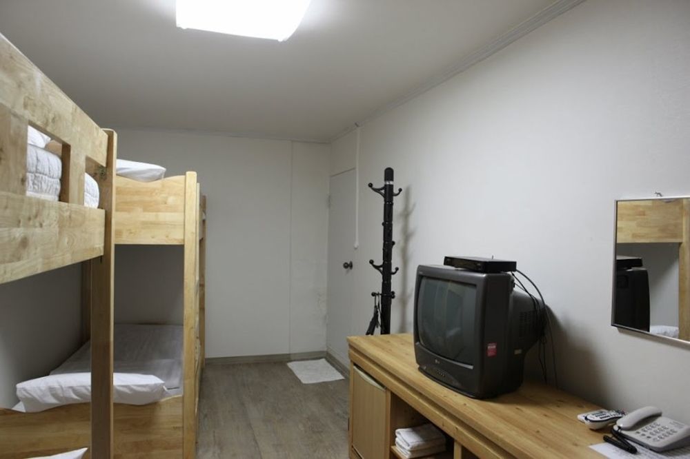 Moons Hostel Myeongdong Guest house 2*